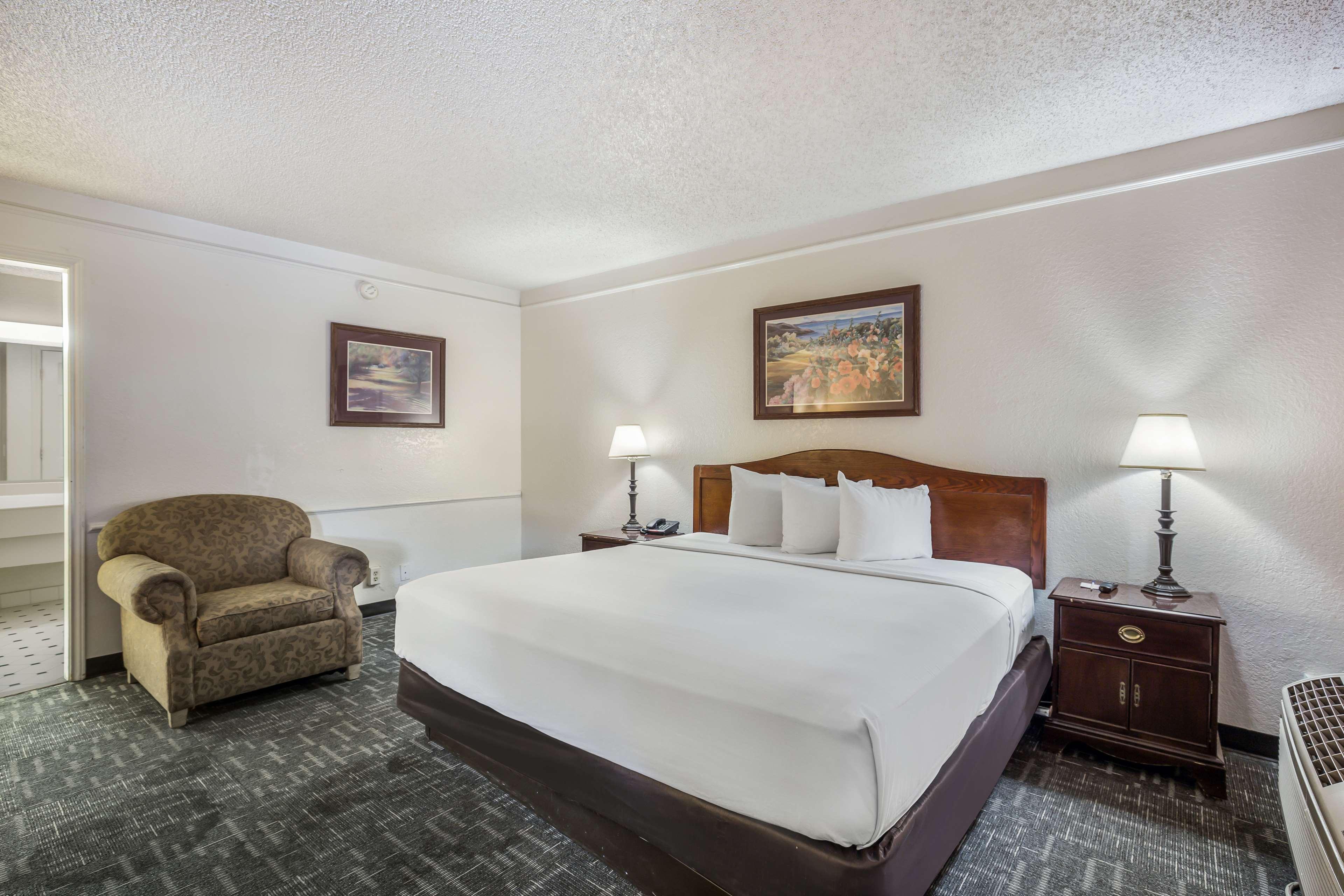 Americas Best Value Inn DEN Exteriör bild
