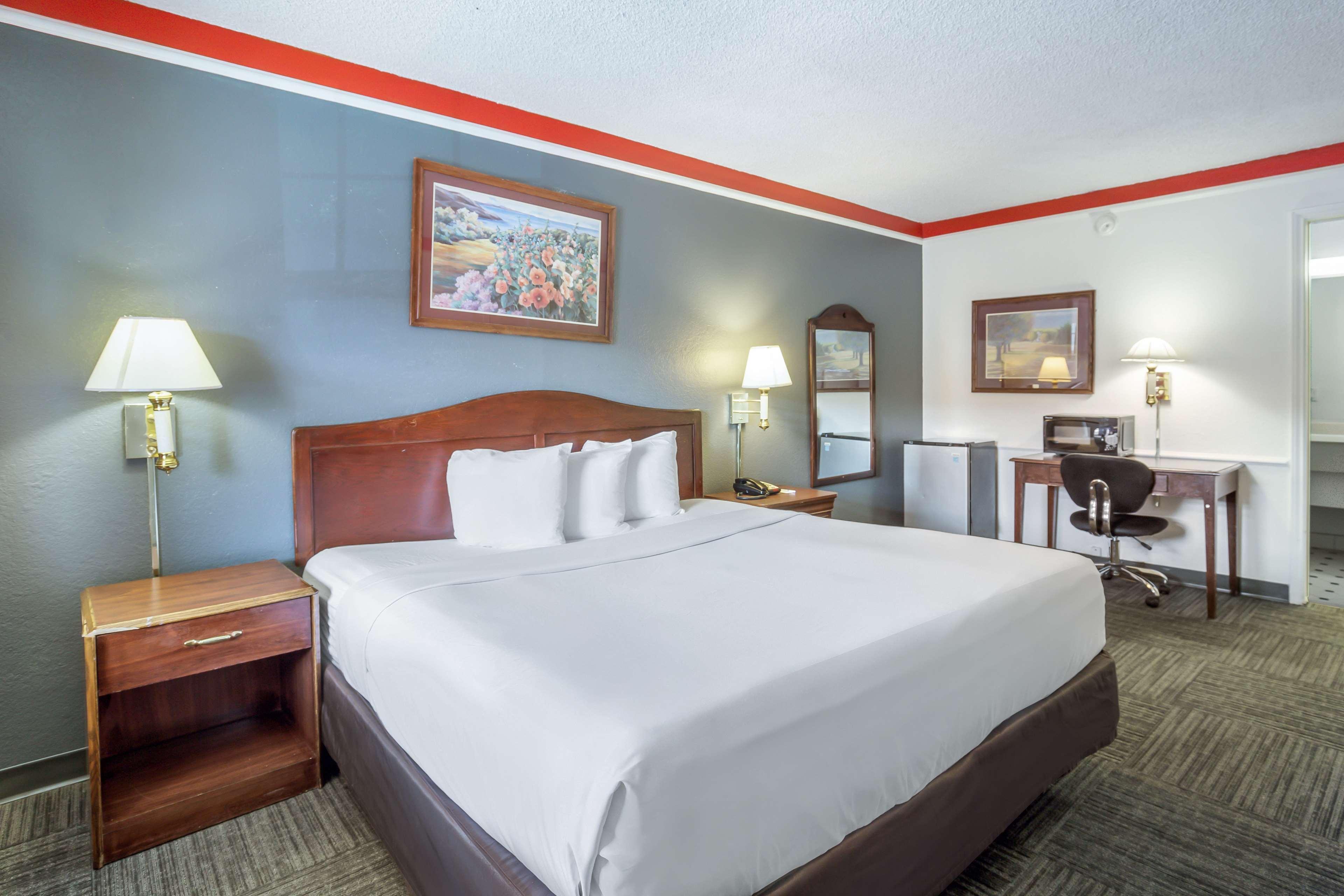 Americas Best Value Inn DEN Exteriör bild