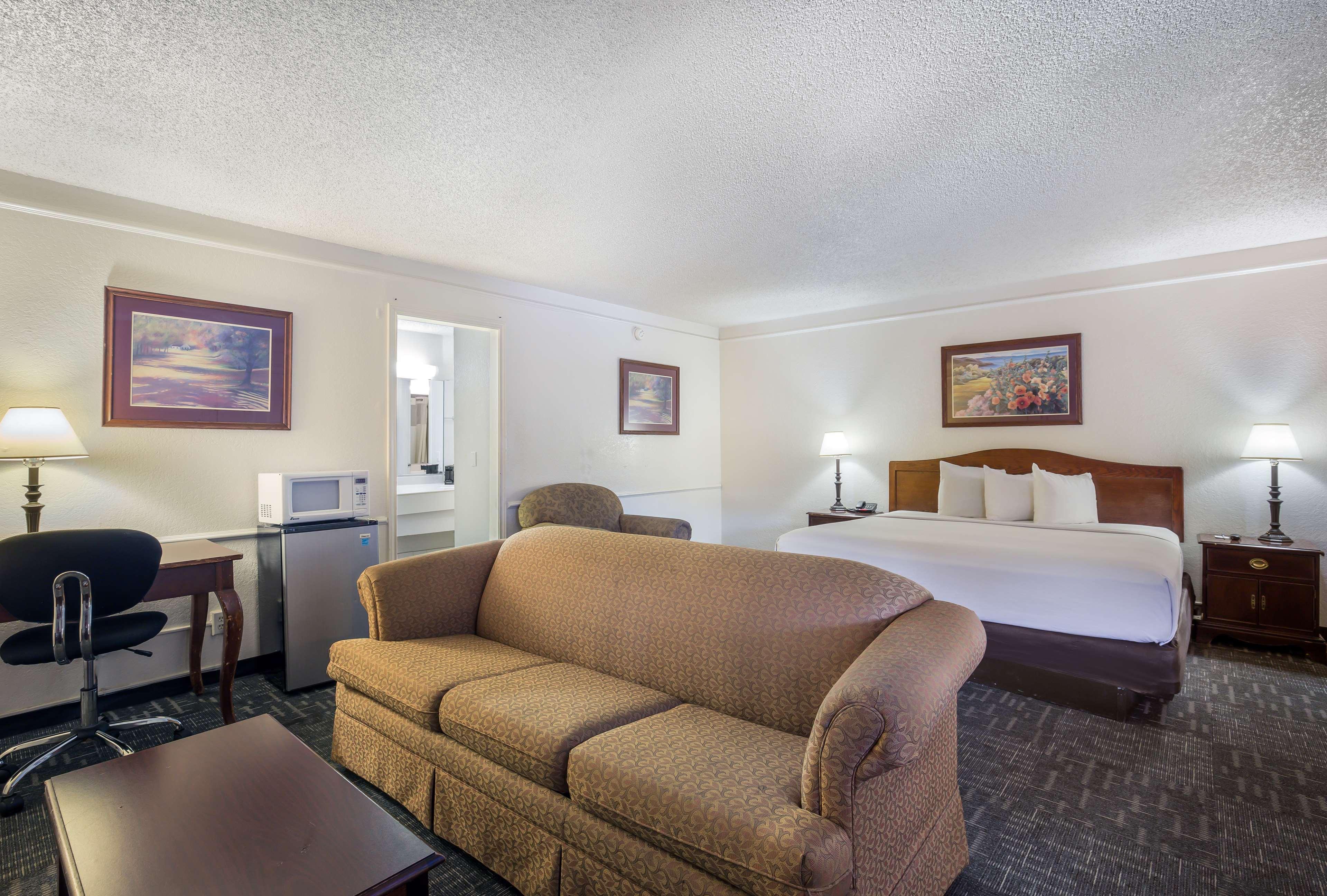 Americas Best Value Inn DEN Exteriör bild