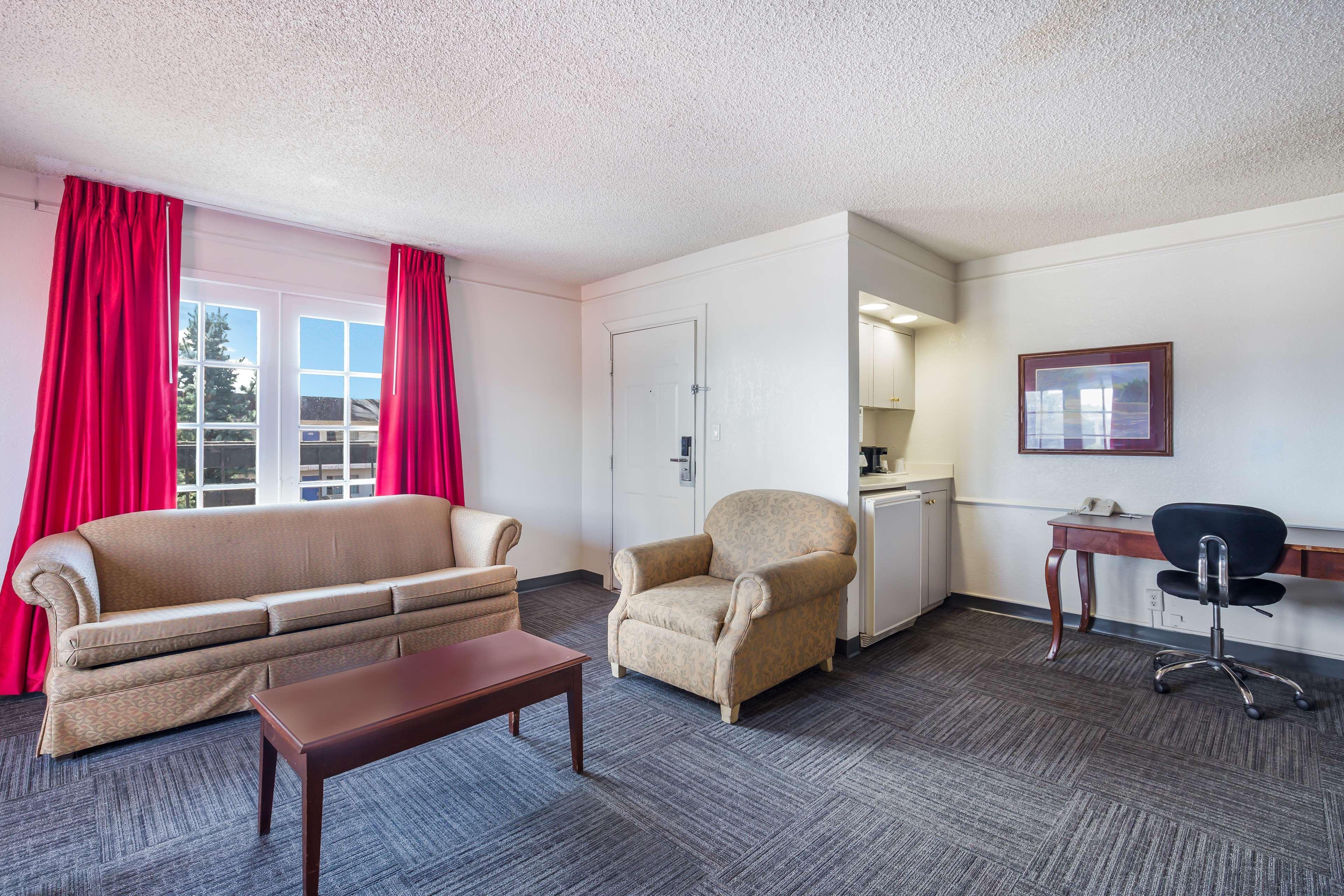 Americas Best Value Inn DEN Exteriör bild