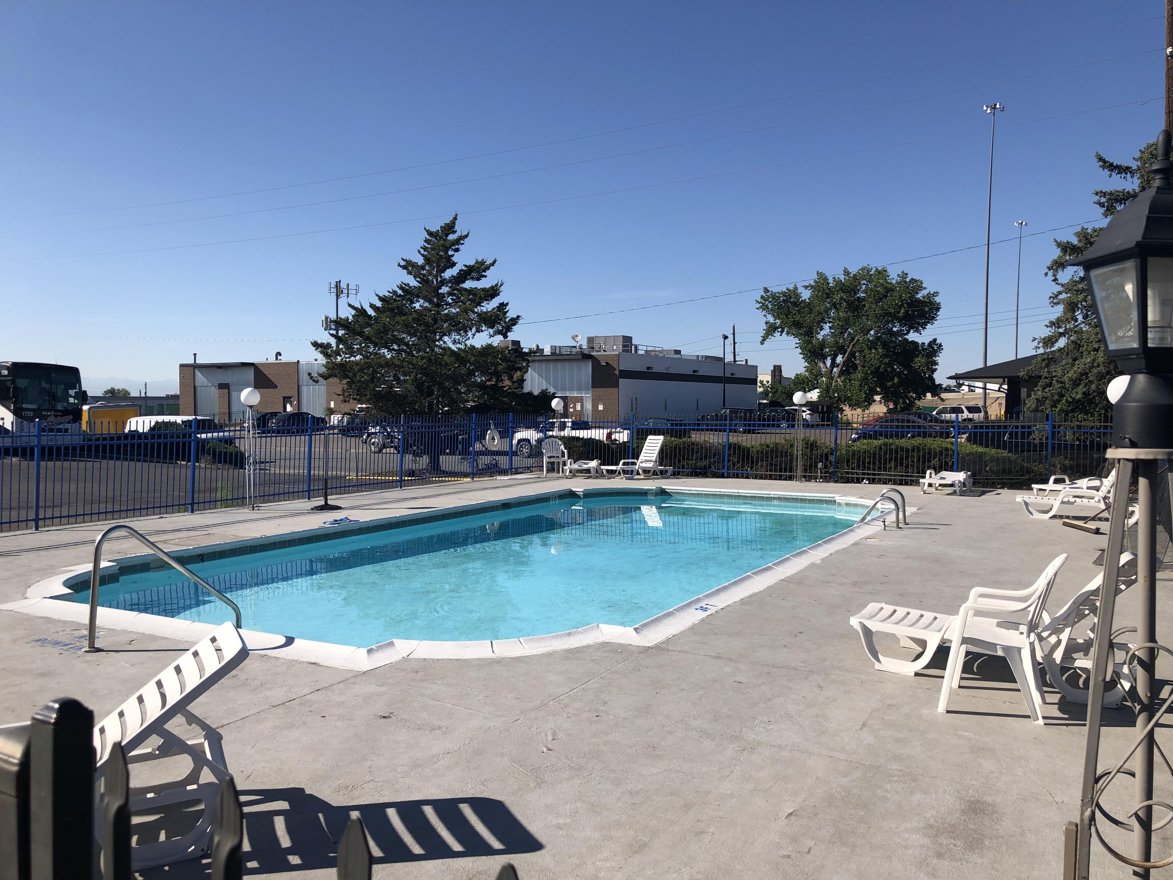 Americas Best Value Inn DEN Exteriör bild