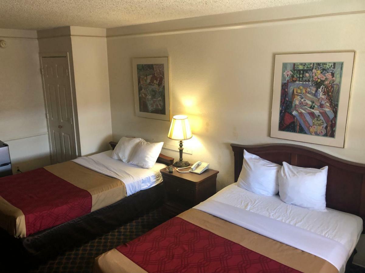 Americas Best Value Inn DEN Exteriör bild