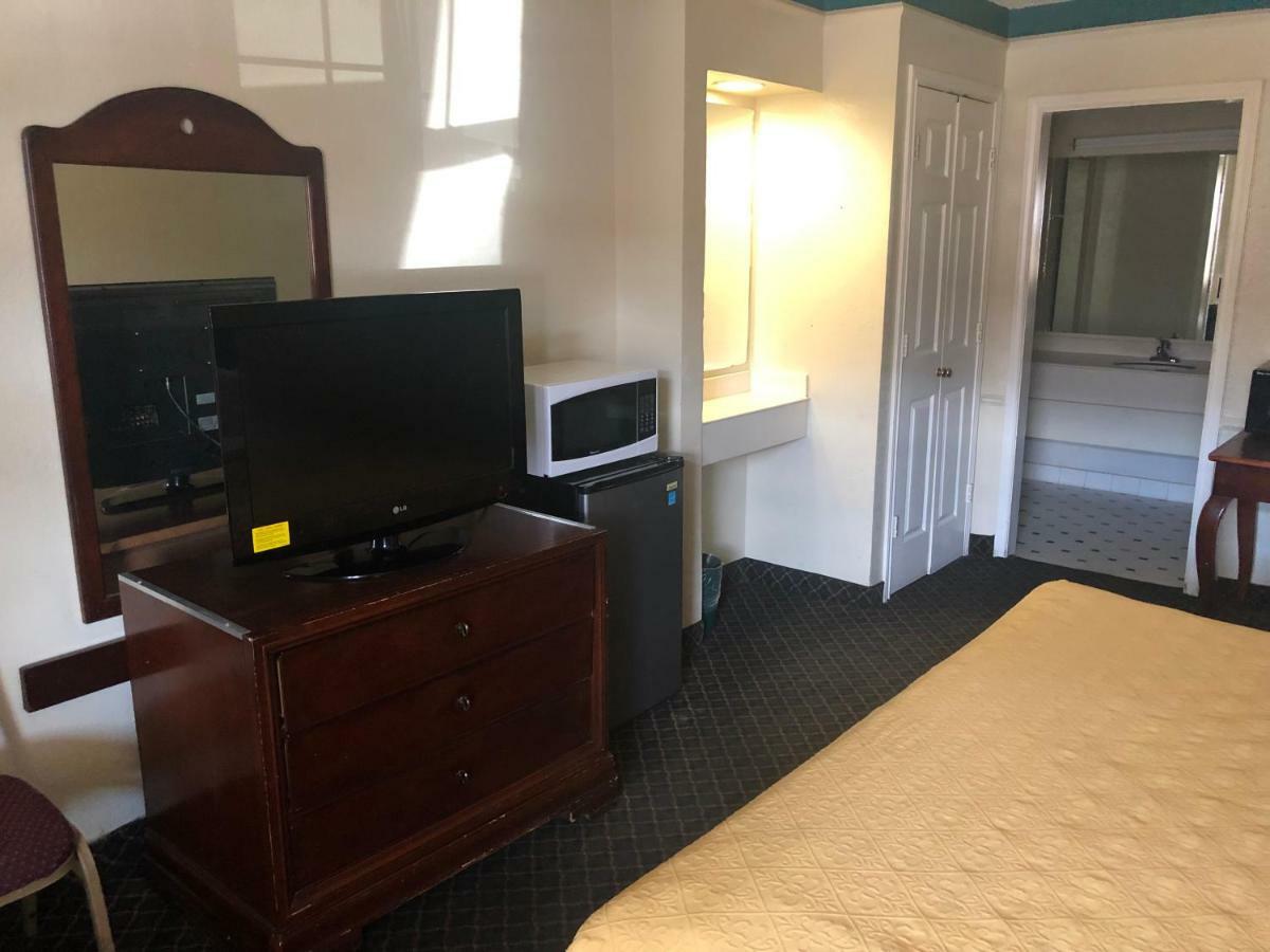 Americas Best Value Inn DEN Exteriör bild